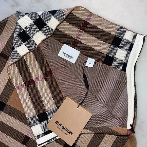 Burberry Kammie Check Pencil Skirt in Birch Brown - Picture 15 of 17